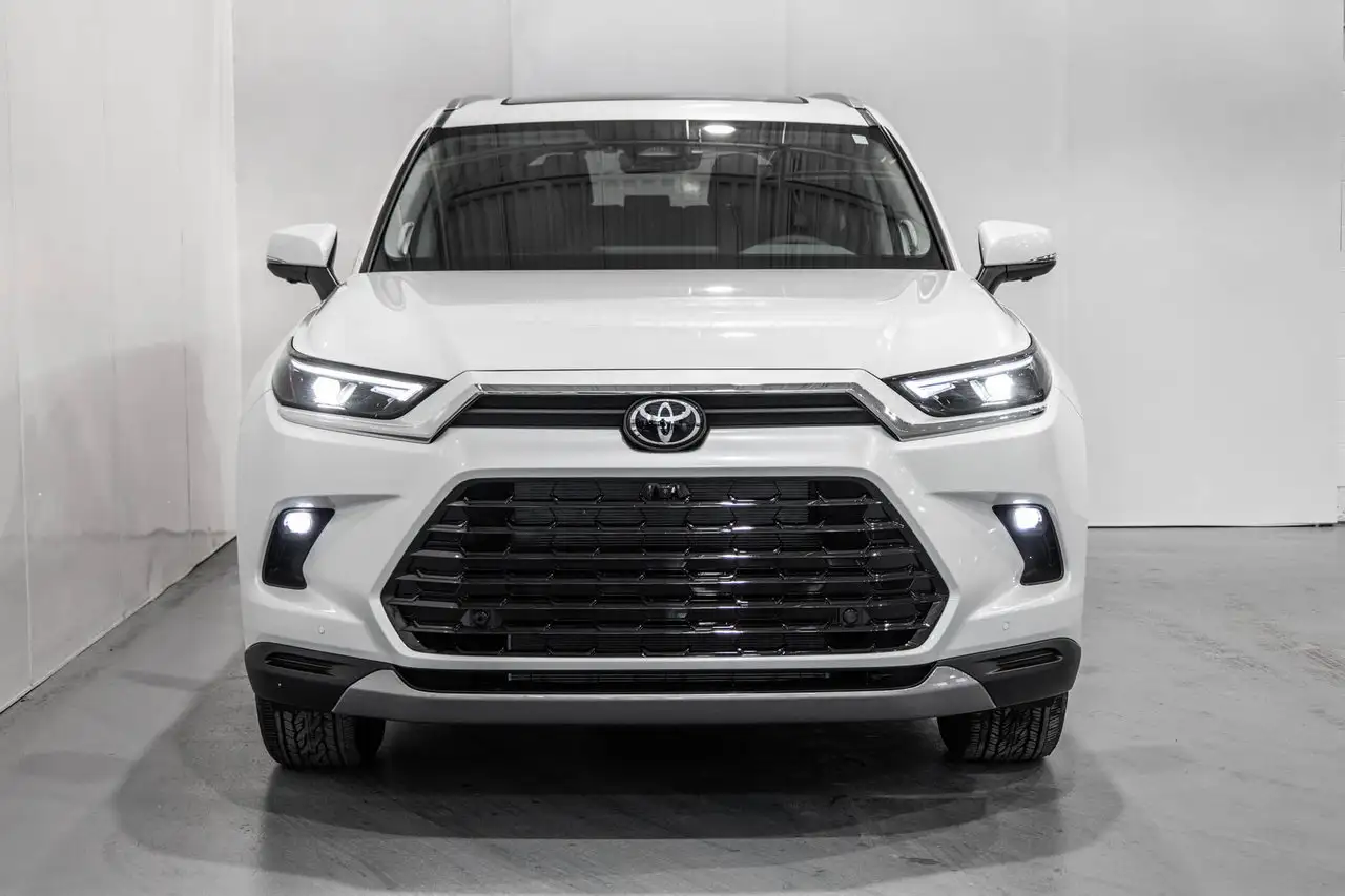 Toyota Grand Highlander photo Toyota Grand Highlander