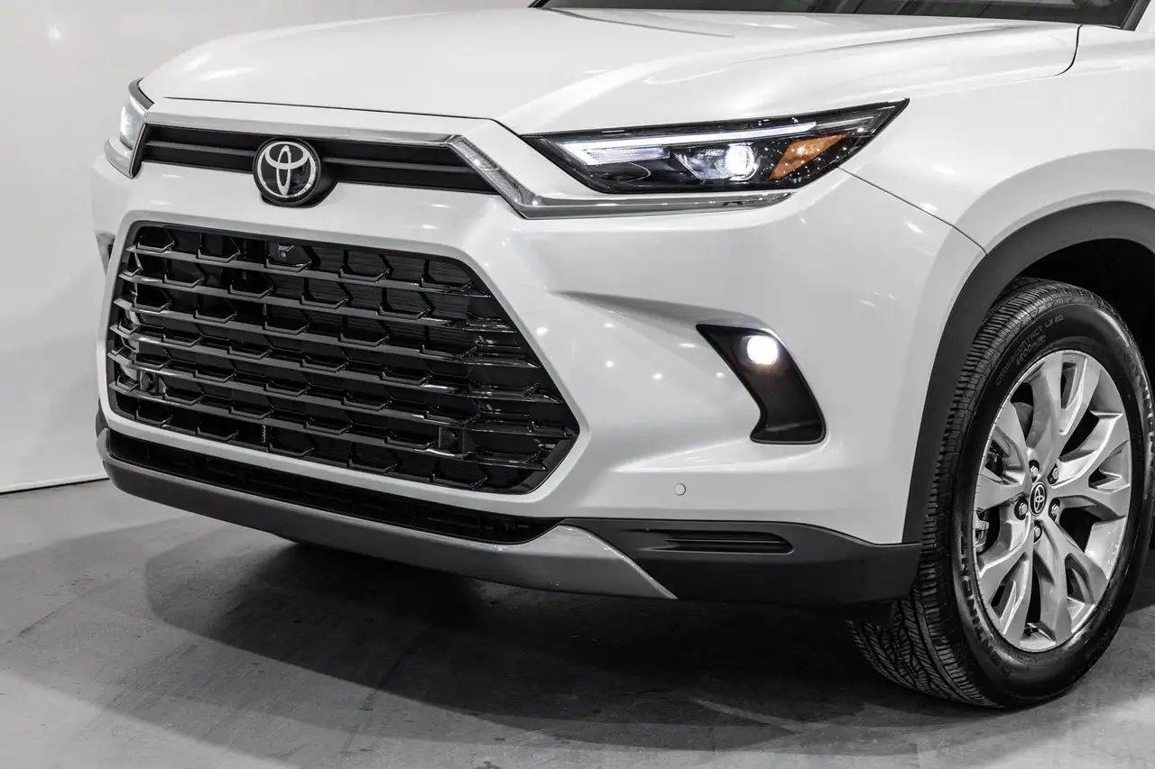 Toyota Grand Highlander photo Toyota Grand Highlander