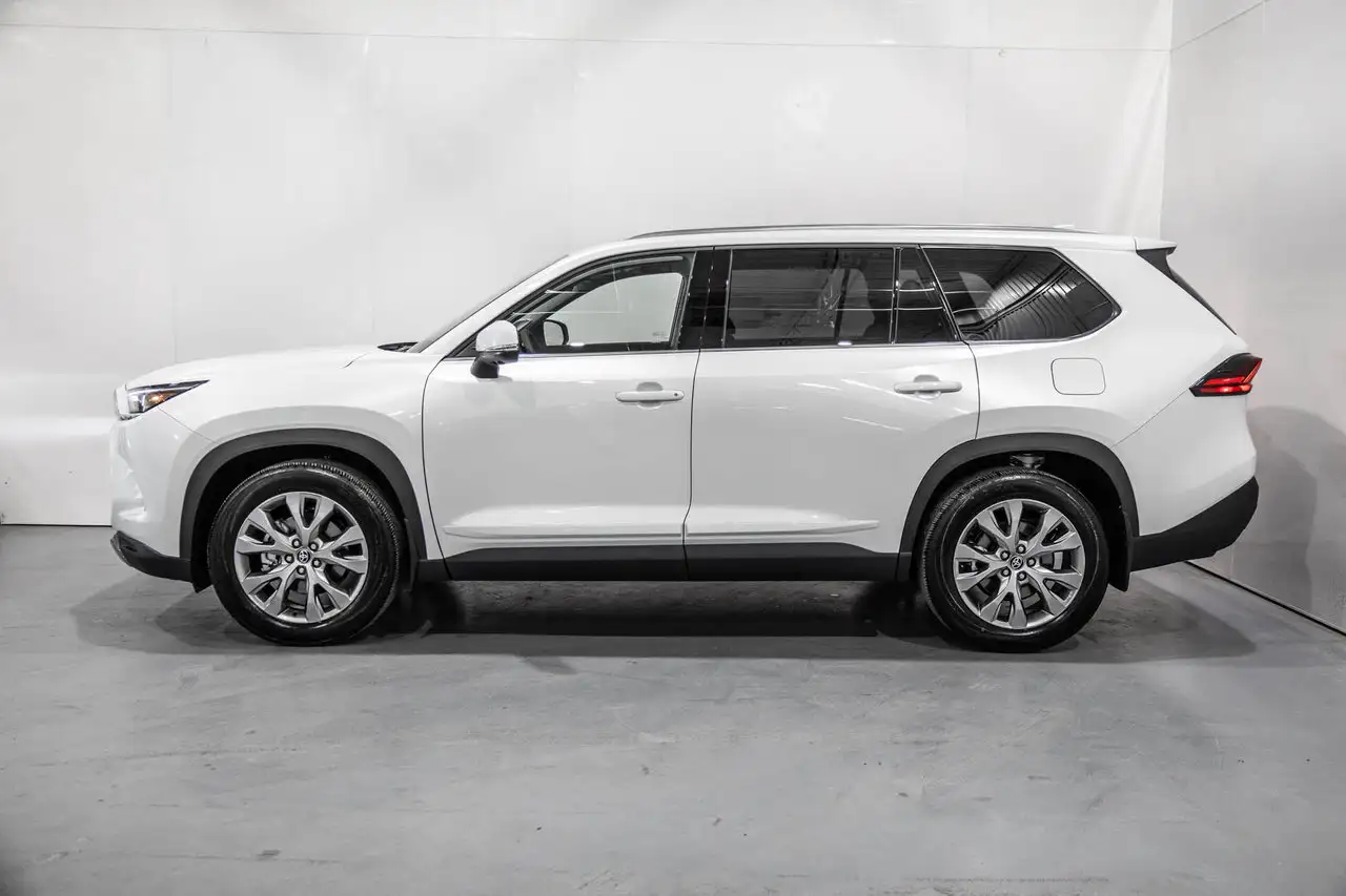 Toyota Grand Highlander photo Toyota Grand Highlander