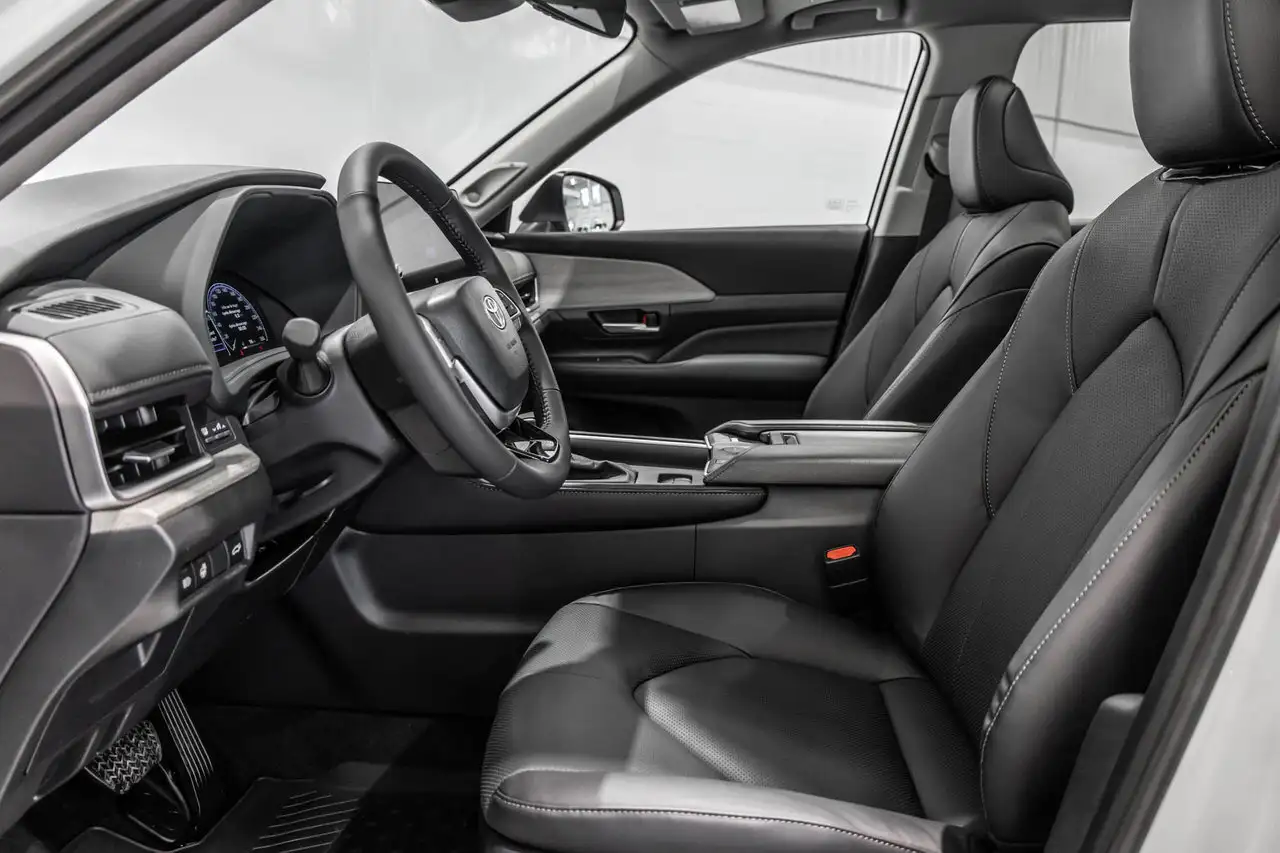 Toyota Grand Highlander photo Toyota Grand Highlander