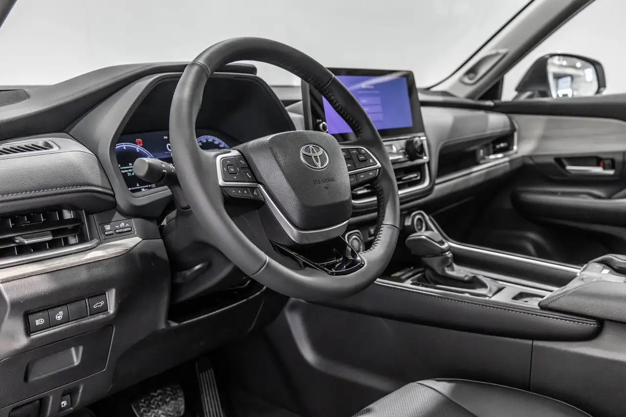 Toyota Grand Highlander photo Toyota Grand Highlander