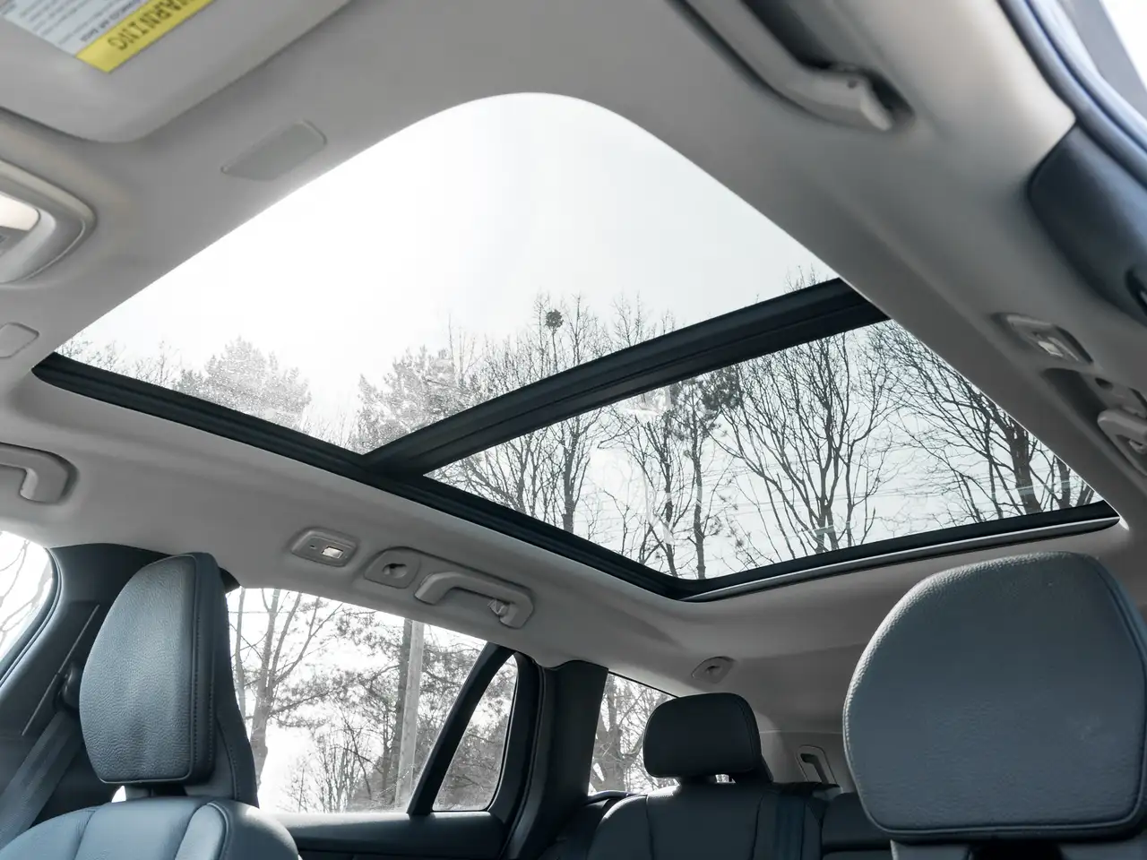 Volvo V60 Cross Country снимка Volvo V60 Cross Country
