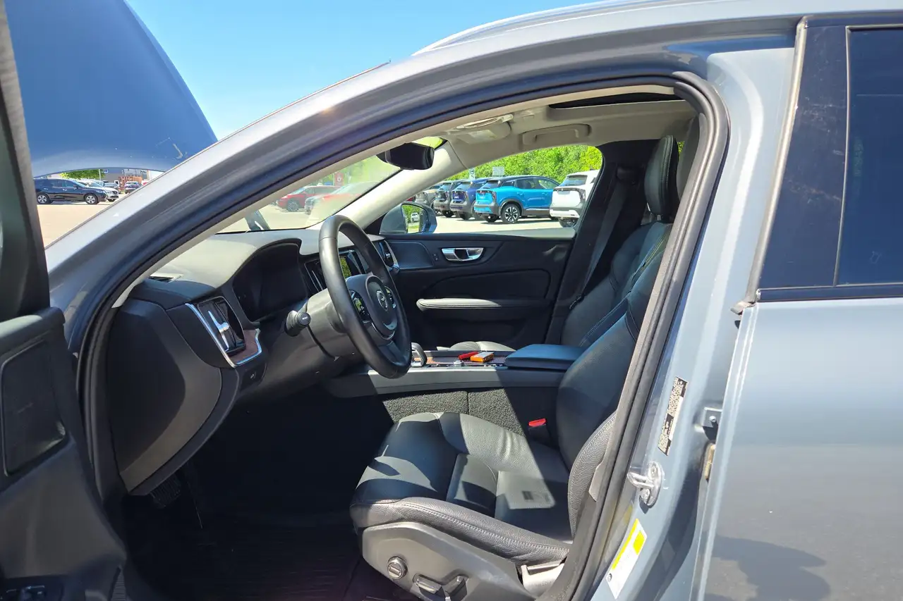 Volvo V60 Cross Country photo Volvo V60 Cross Country