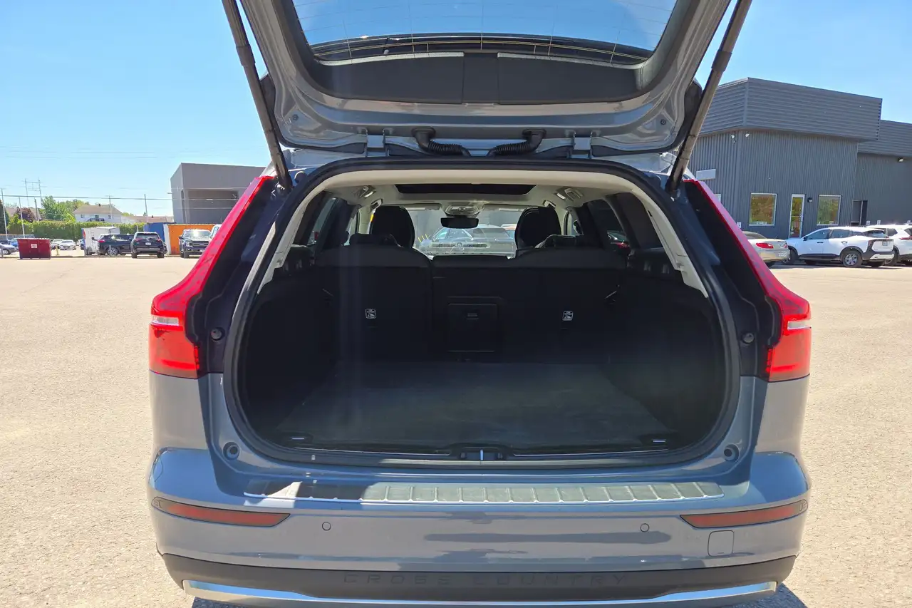 Volvo V60 Cross Country photo Volvo V60 Cross Country