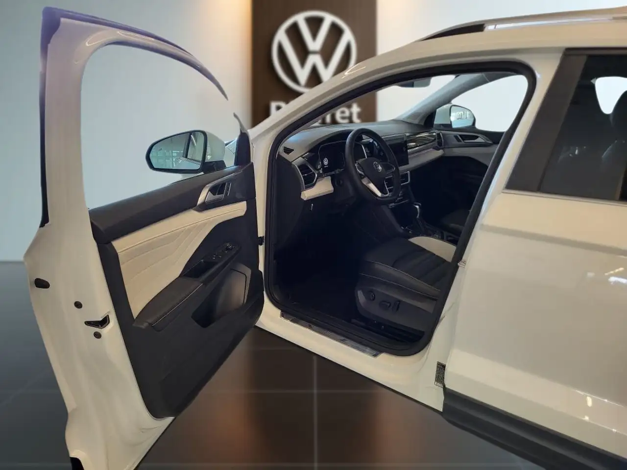 Volkswagen Taos снимка Volkswagen Taos