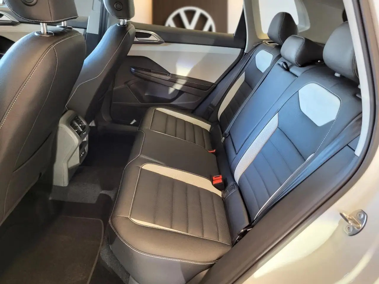 Volkswagen Taos снимка Volkswagen Taos