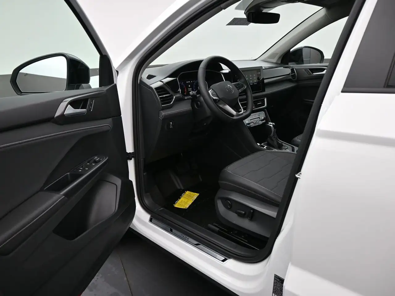 Volkswagen Taos снимка Volkswagen Taos