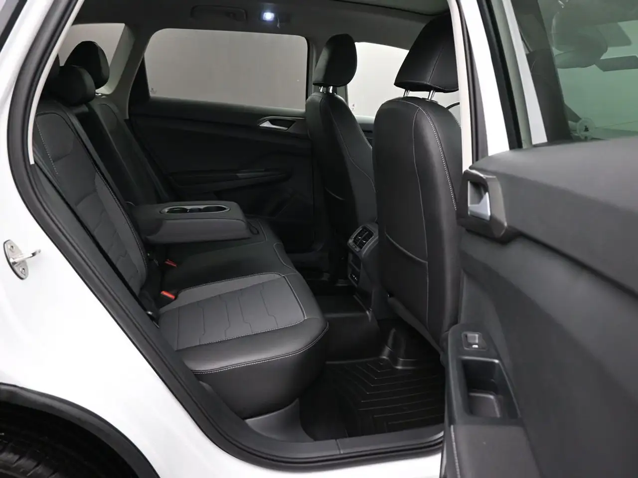 Volkswagen Taos снимка Volkswagen Taos