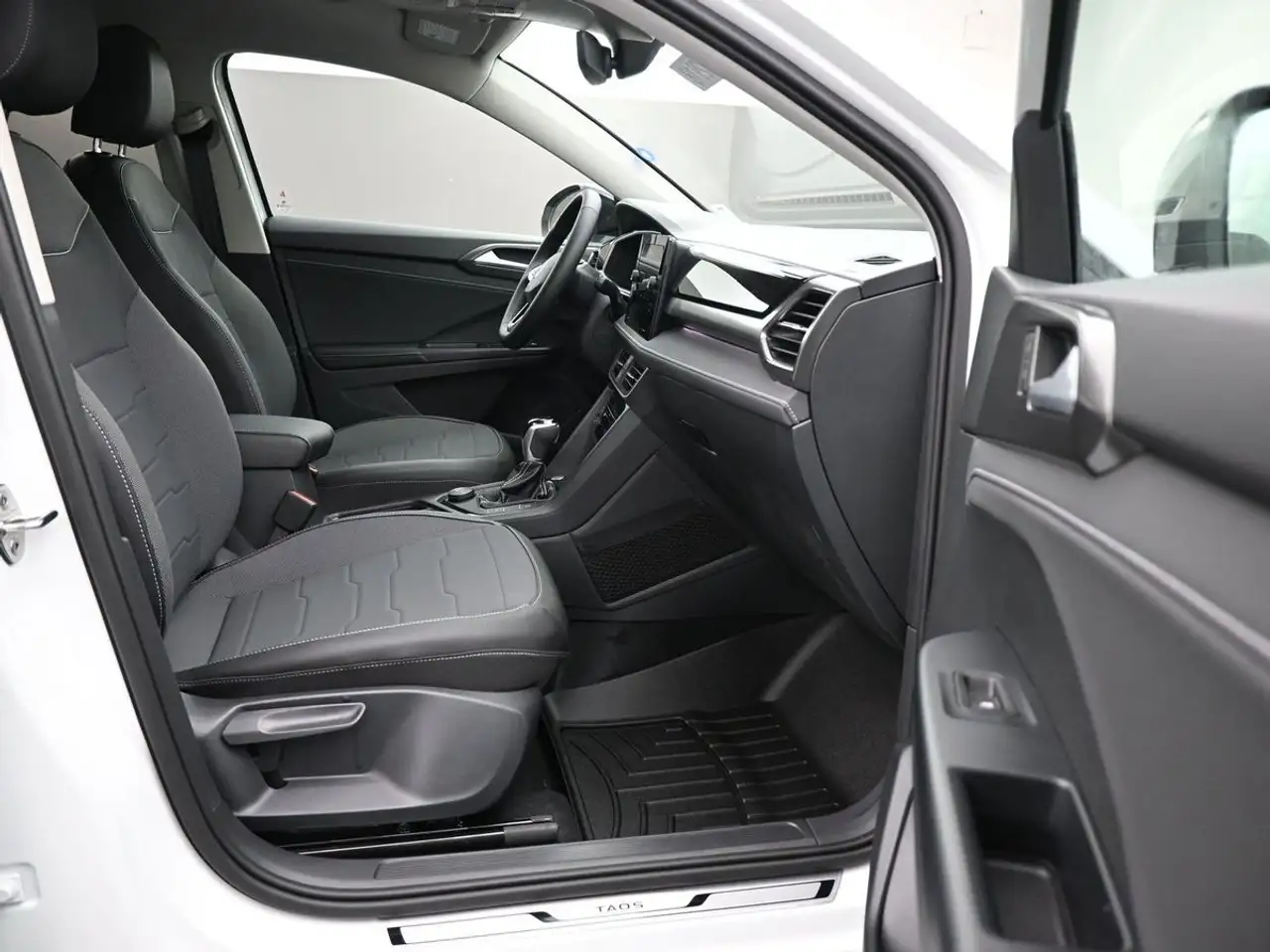 Volkswagen Taos снимка Volkswagen Taos