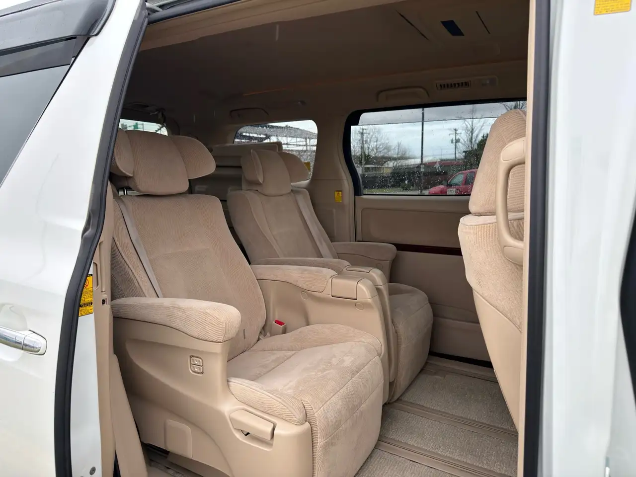 Toyota Alphard fotografie Toyota Alphard