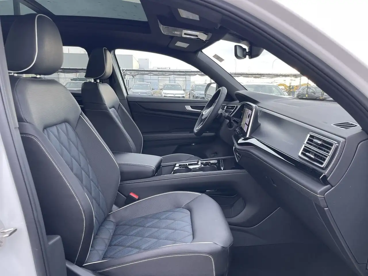 Volkswagen Atlas снимка Volkswagen Atlas