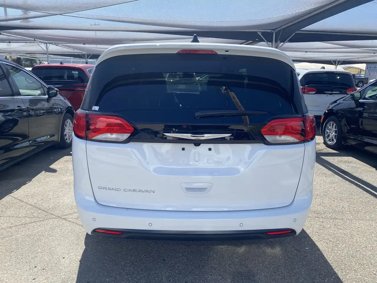 Chrysler Grand Caravan снимка Chrysler Grand Caravan