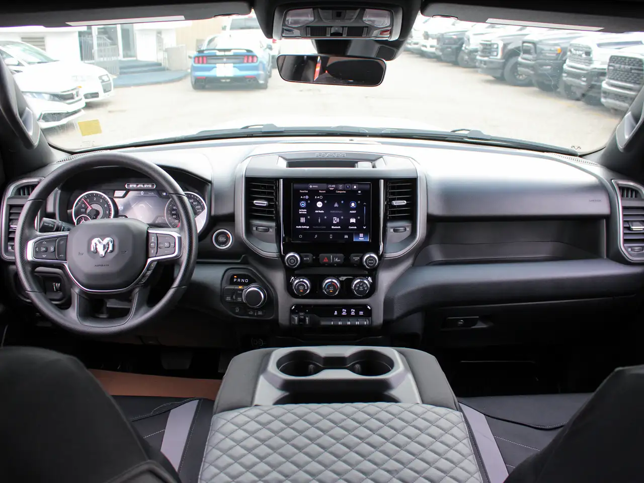 RAM 1500 снимка RAM 1500