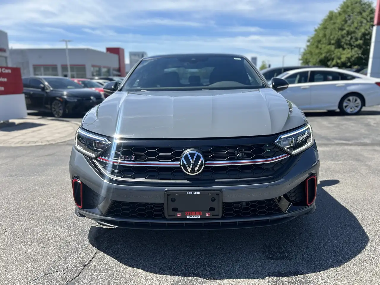 Volkswagen Jetta снимка Volkswagen Jetta