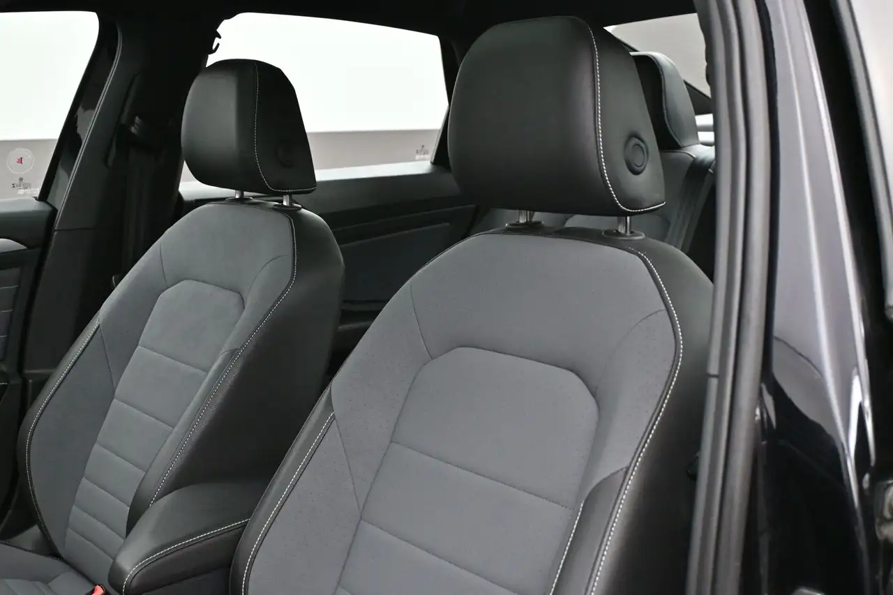 Volkswagen Jetta photo Volkswagen Jetta