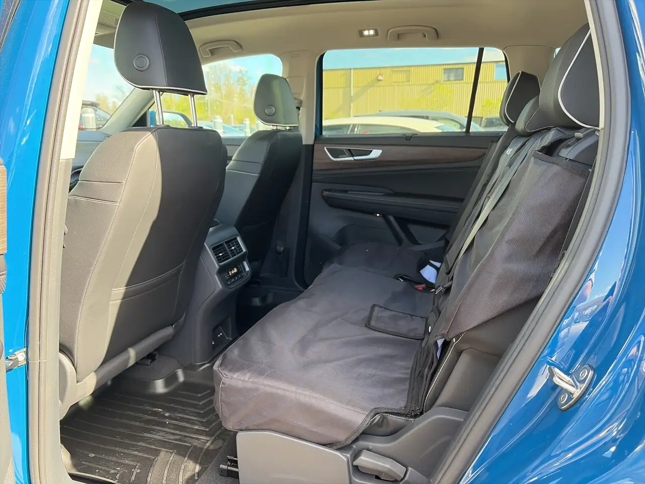 Volkswagen Atlas снимка Volkswagen Atlas