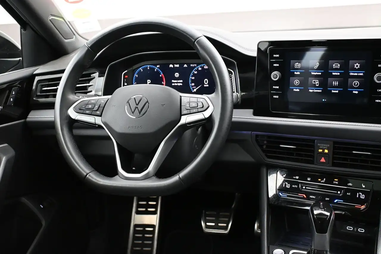 Volkswagen Jetta photo Volkswagen Jetta