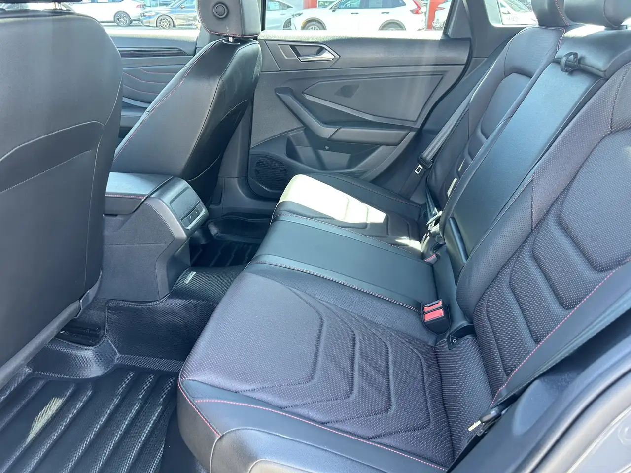 Volkswagen Jetta снимка Volkswagen Jetta