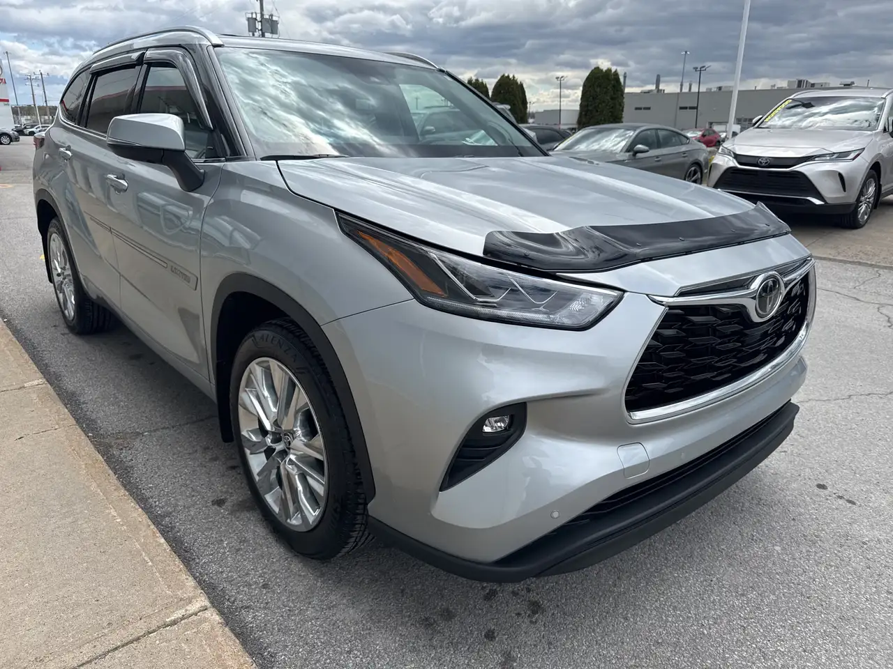 Toyota Highlander снимка Toyota Highlander