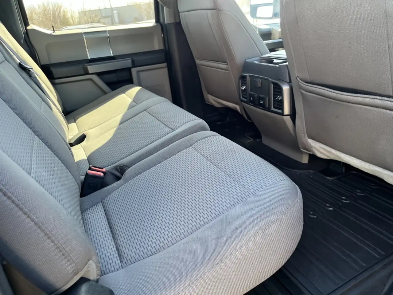 Ford F 350 снимка Ford F 350
