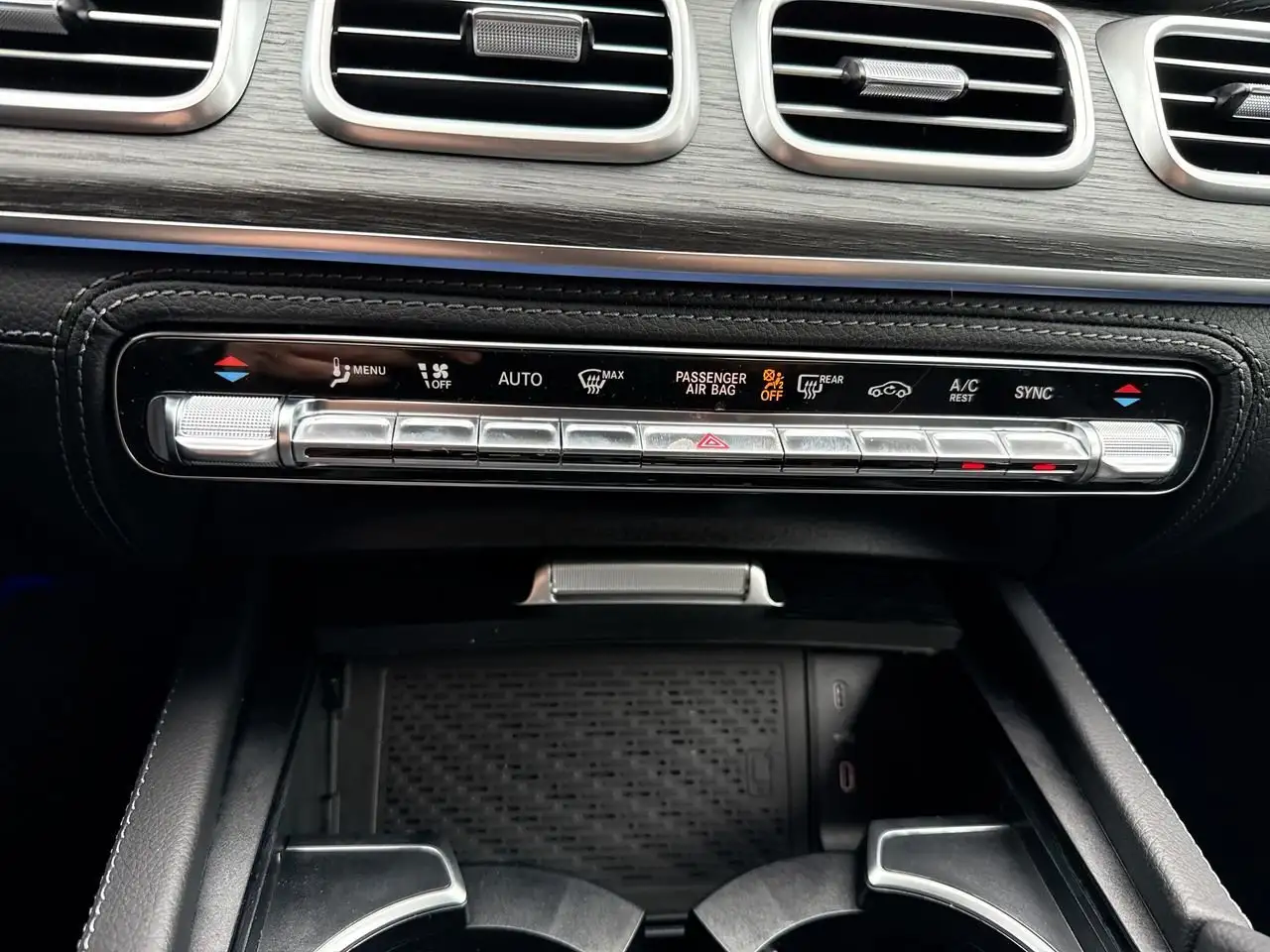 Mercedes-Benz GLE снимка Mercedes-Benz GLE
