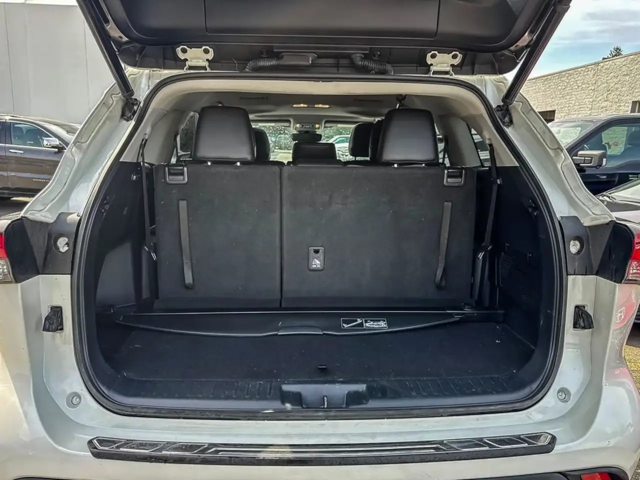 Toyota Highlander снимка Toyota Highlander