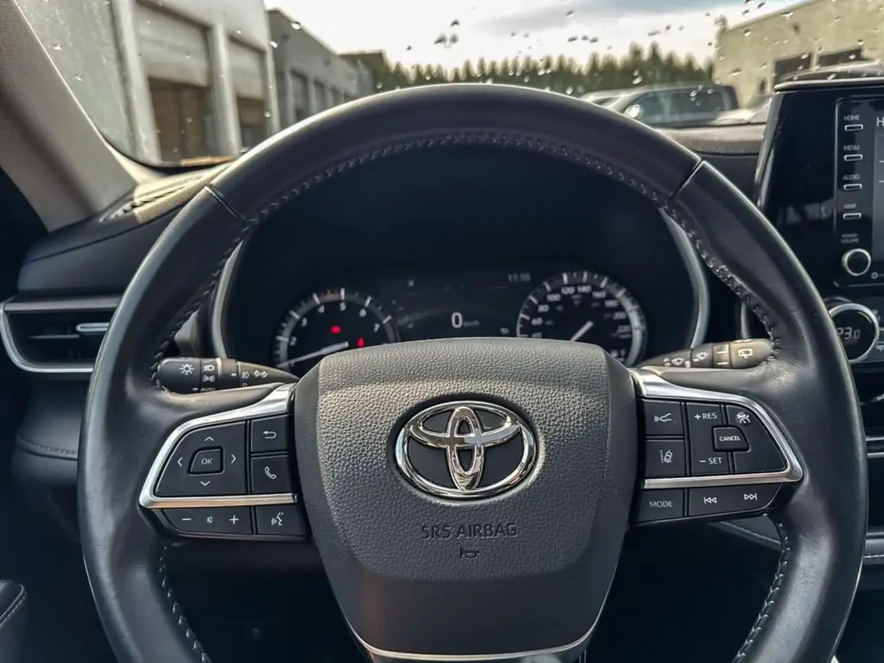 Toyota Highlander снимка Toyota Highlander