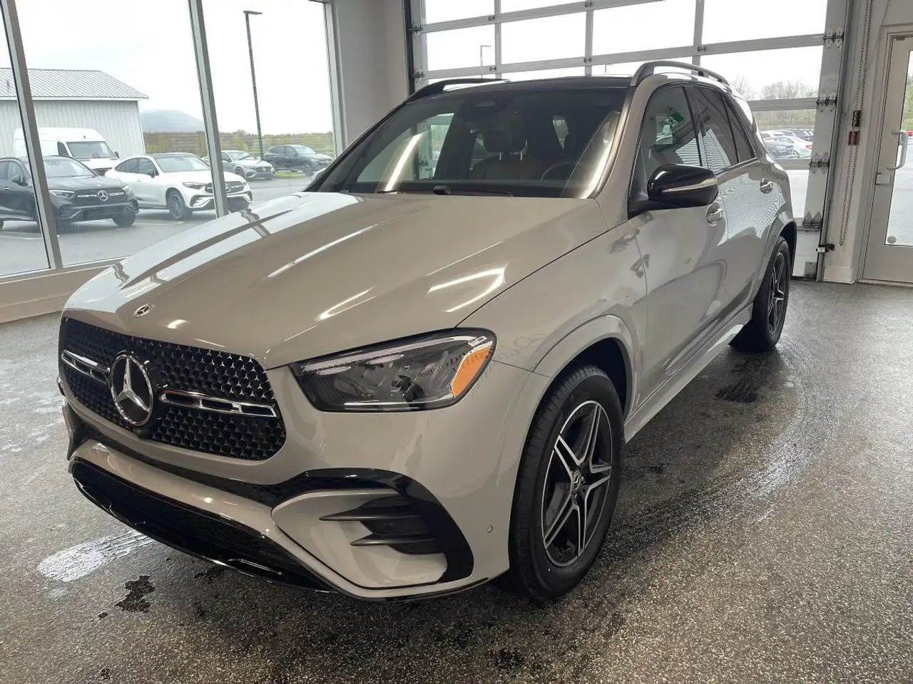 Mercedes-Benz GLE снимка Mercedes-Benz GLE