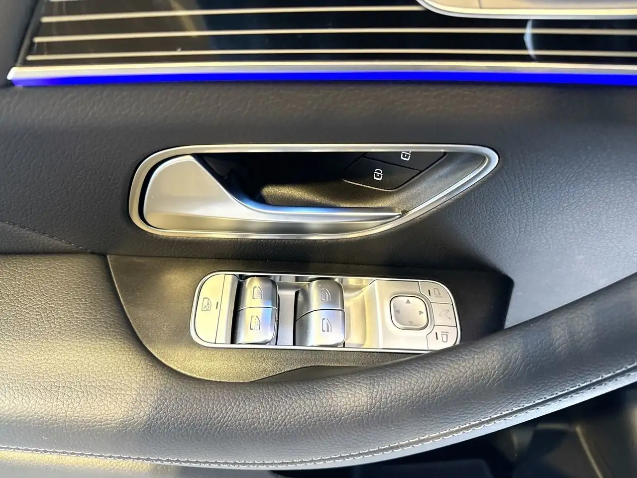 Mercedes-Benz GLE снимка Mercedes-Benz GLE