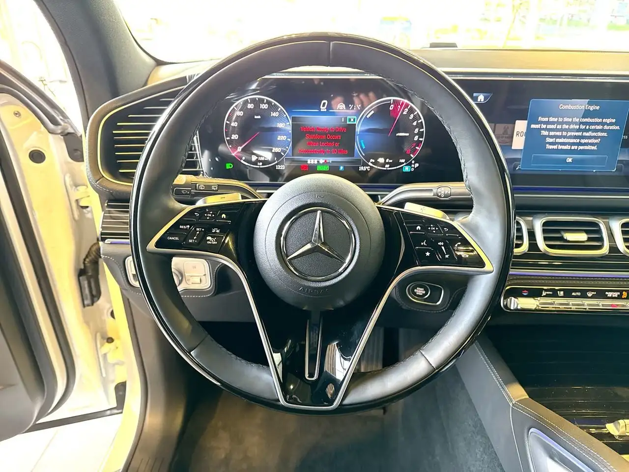 Mercedes-Benz GLE снимка Mercedes-Benz GLE