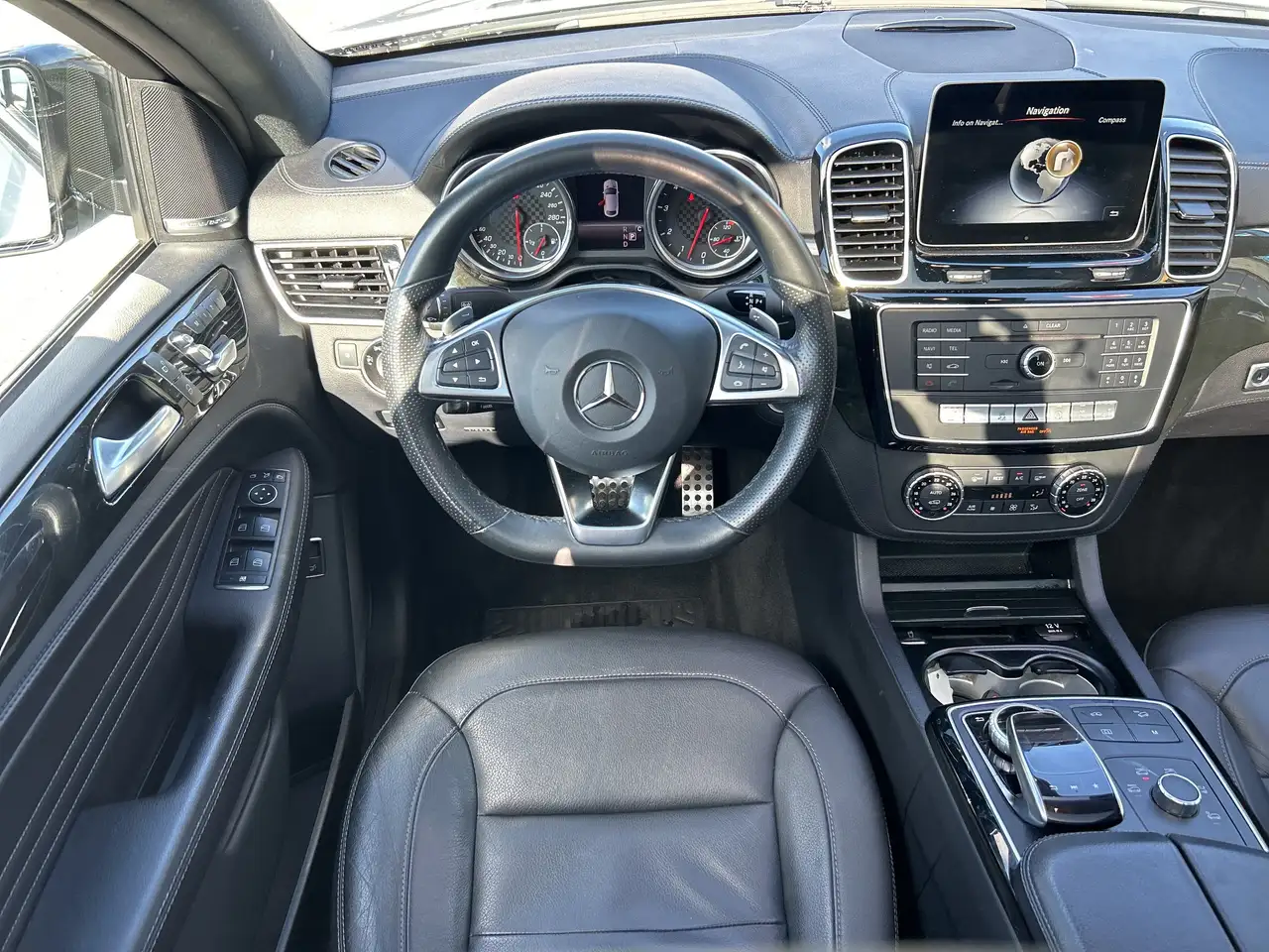 Mercedes-Benz GLE снимка Mercedes-Benz GLE