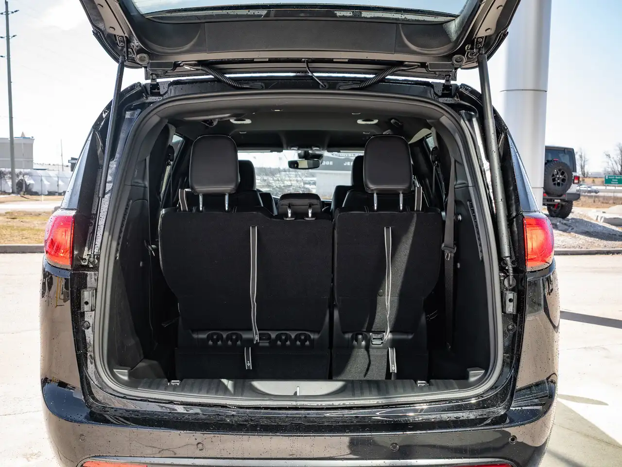 Chrysler Grand Caravan снимка Chrysler Grand Caravan