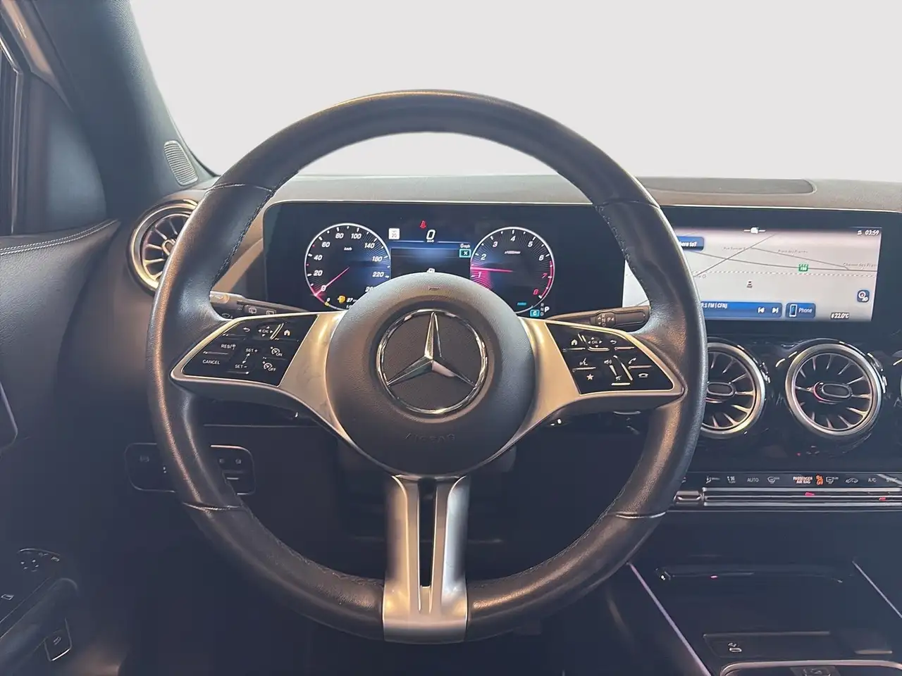 Mercedes-Benz GLA photo Mercedes-Benz GLA