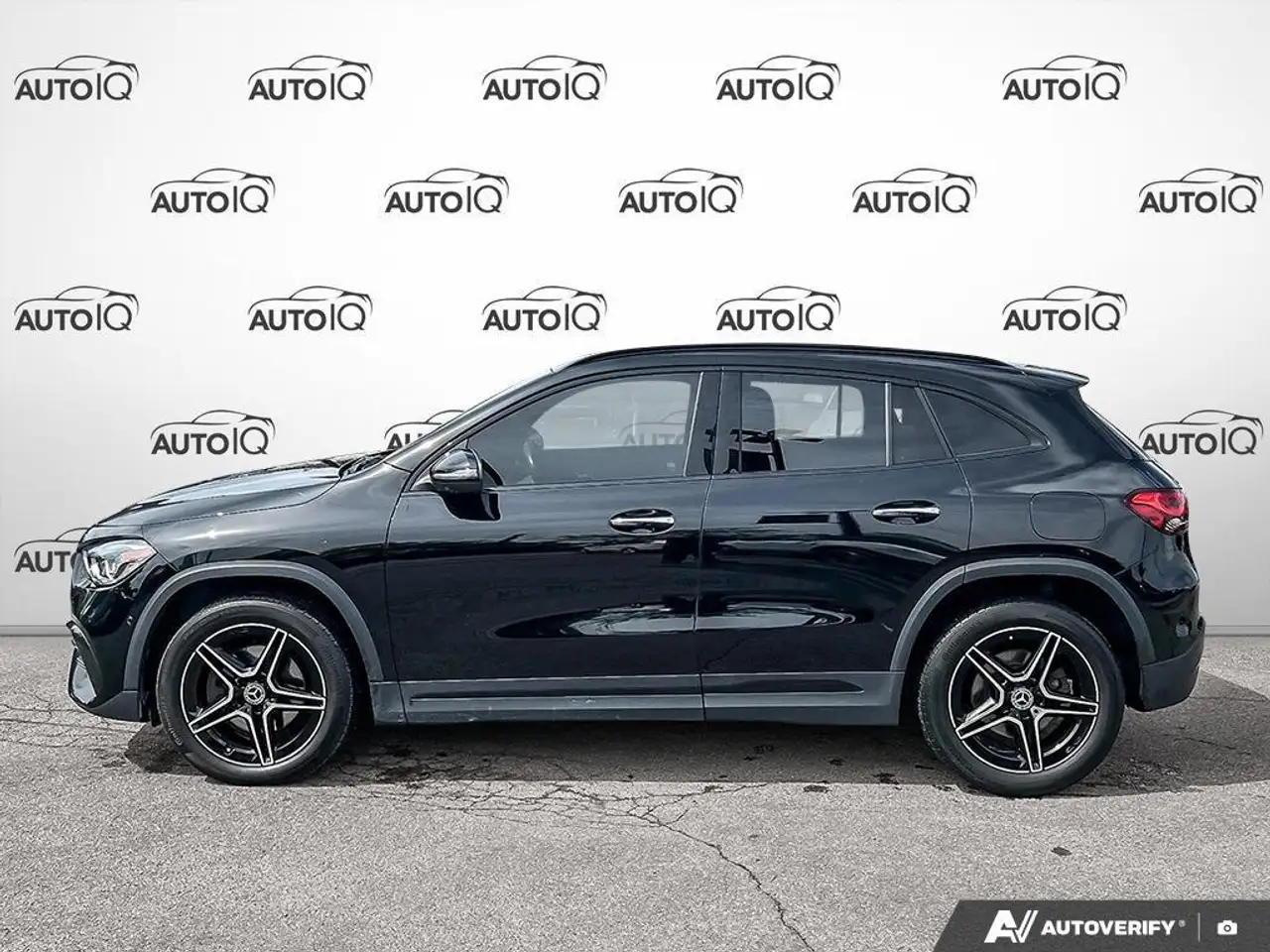 Mercedes-Benz GLA снимка Mercedes-Benz GLA