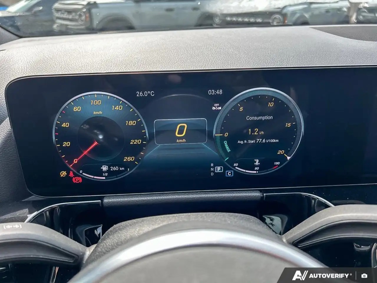 Mercedes-Benz GLA снимка Mercedes-Benz GLA