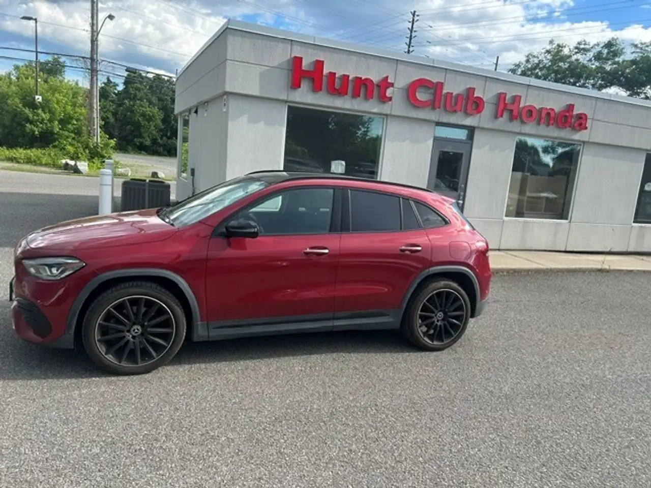 Mercedes-Benz GLA снимка Mercedes-Benz GLA