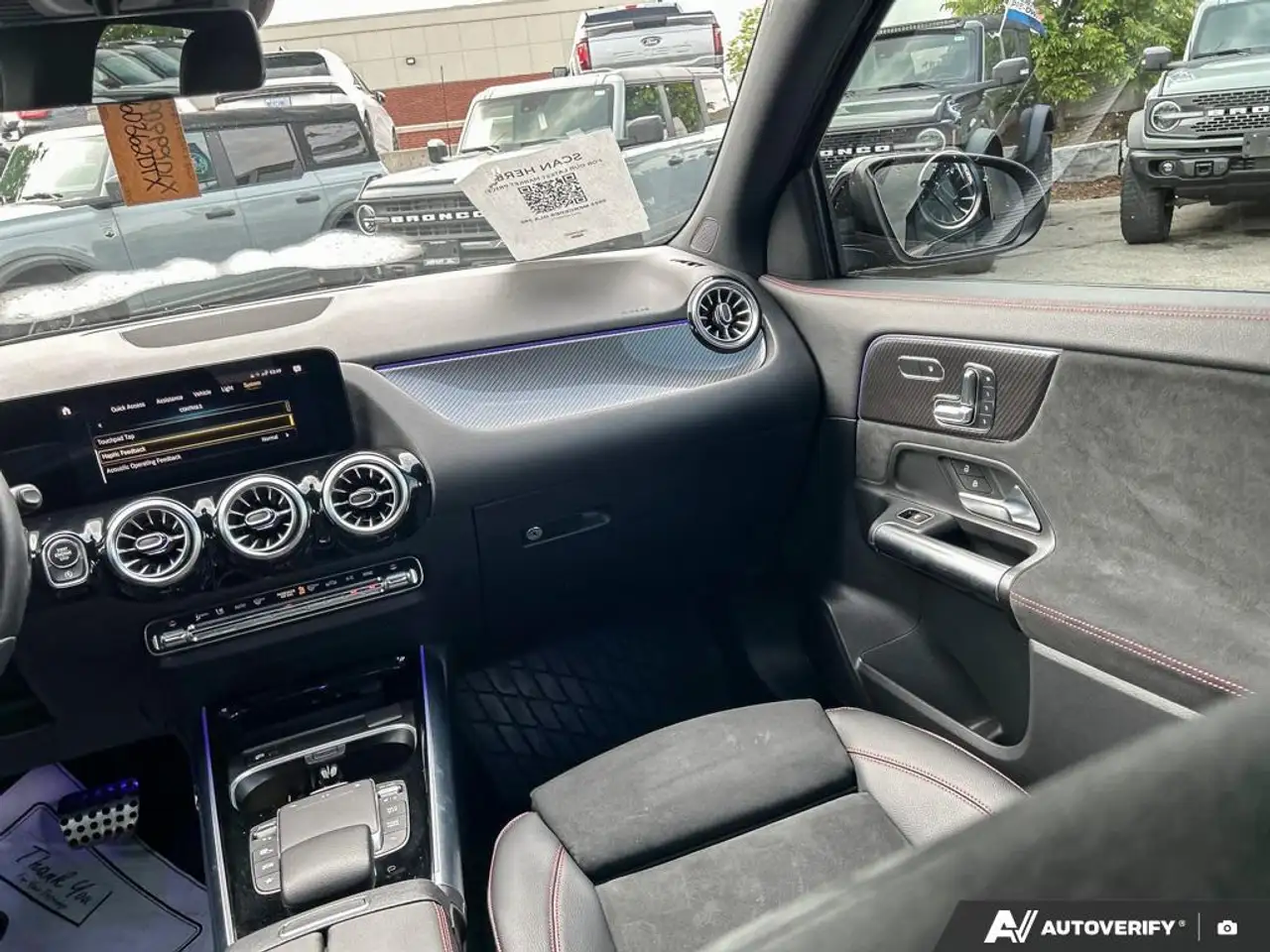 Mercedes-Benz GLA снимка Mercedes-Benz GLA