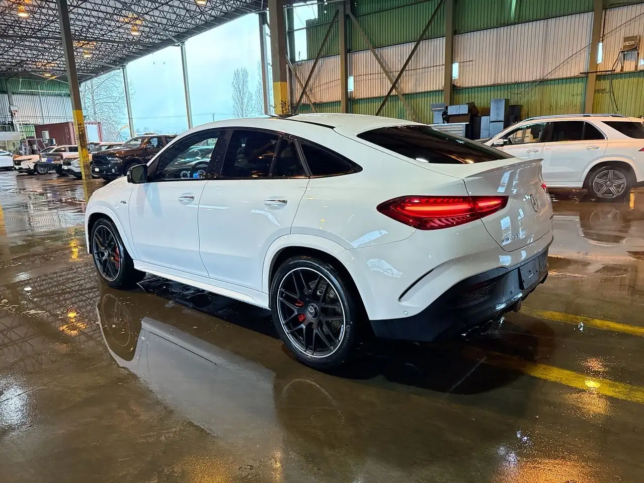 Mercedes-Benz GLE снимка Mercedes-Benz GLE
