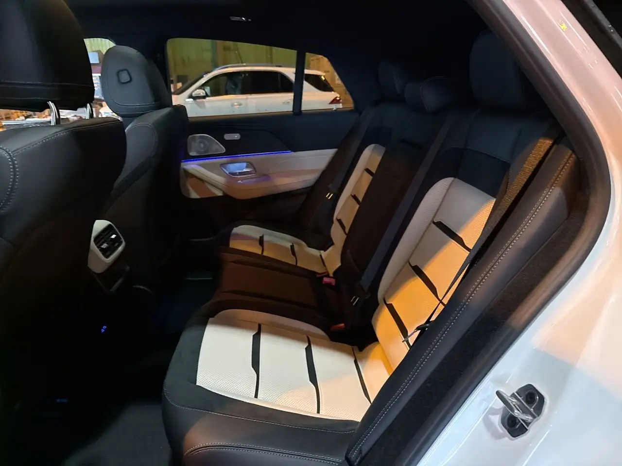 Mercedes-Benz GLE снимка Mercedes-Benz GLE