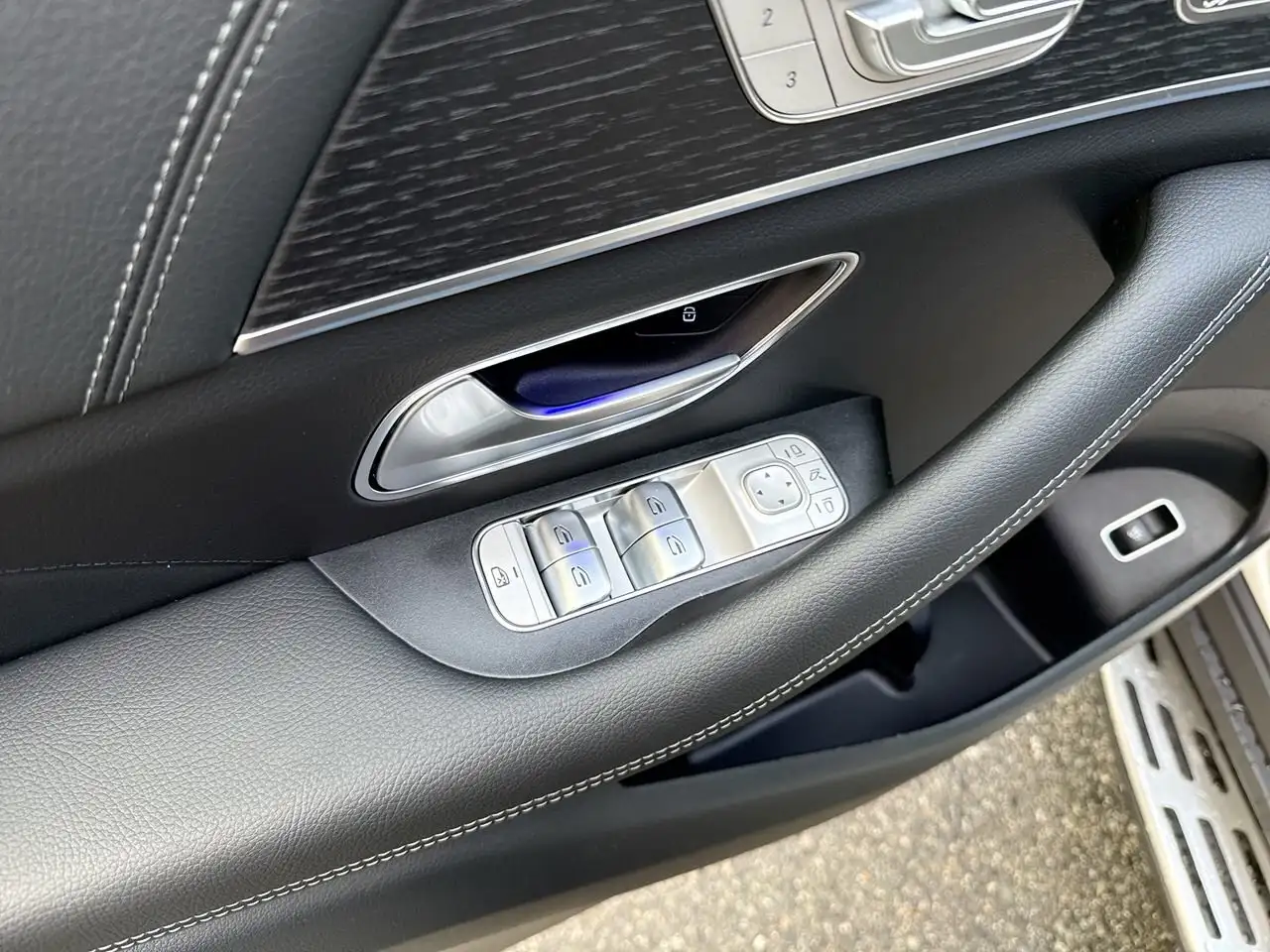 Mercedes-Benz GLE снимка Mercedes-Benz GLE
