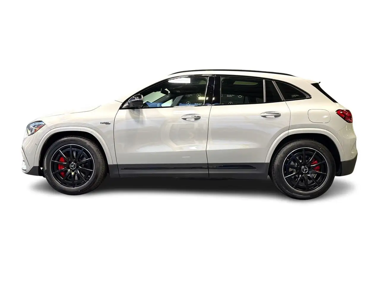 Mercedes-Benz GLA снимка Mercedes-Benz GLA