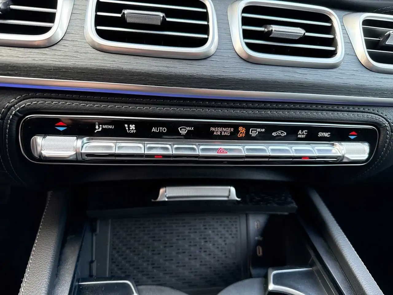 Mercedes-Benz GLE снимка Mercedes-Benz GLE
