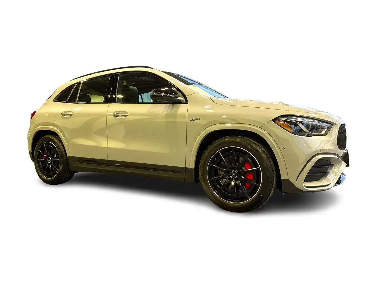 Mercedes-Benz GLA снимка Mercedes-Benz GLA