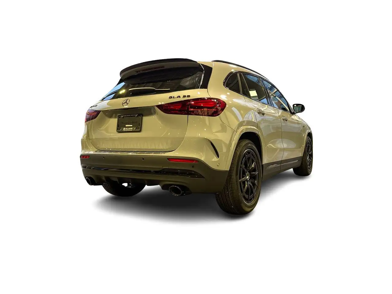 Mercedes-Benz GLA снимка Mercedes-Benz GLA