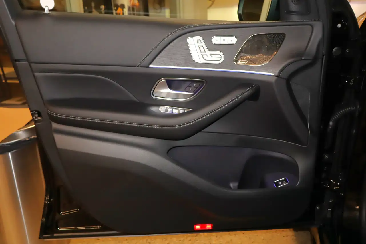 Mercedes-Benz GLE снимка Mercedes-Benz GLE