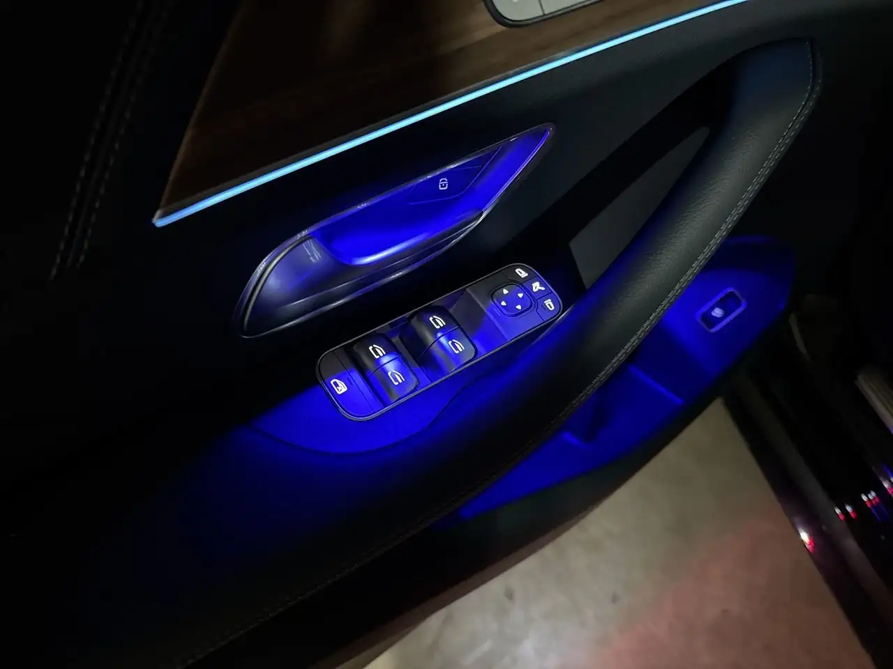 Mercedes-Benz GLE снимка Mercedes-Benz GLE