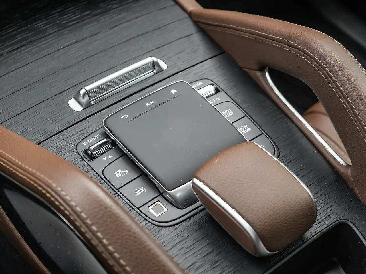 Mercedes-Benz GLE снимка Mercedes-Benz GLE