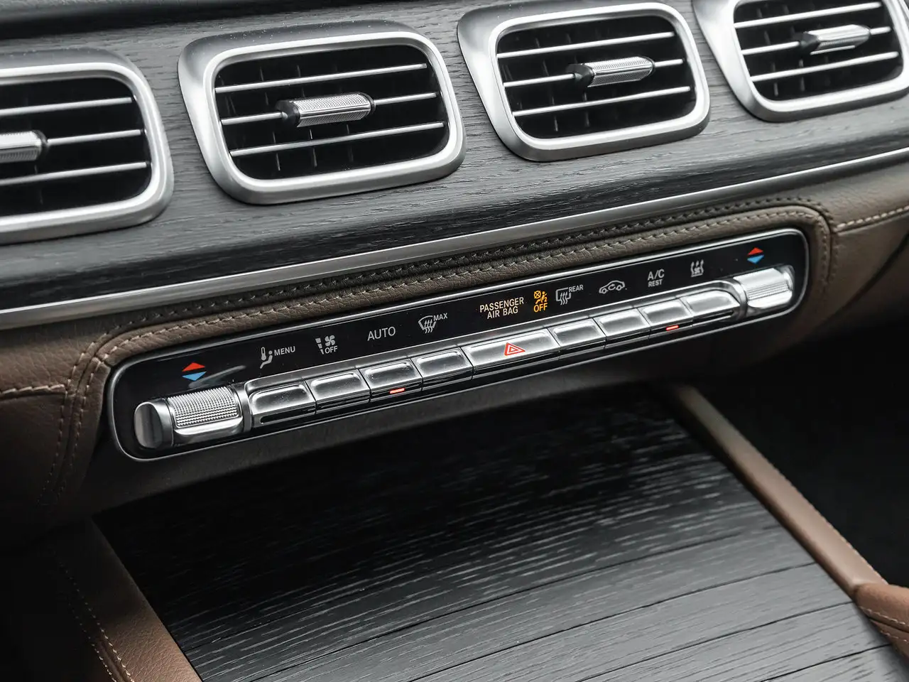Mercedes-Benz GLE снимка Mercedes-Benz GLE