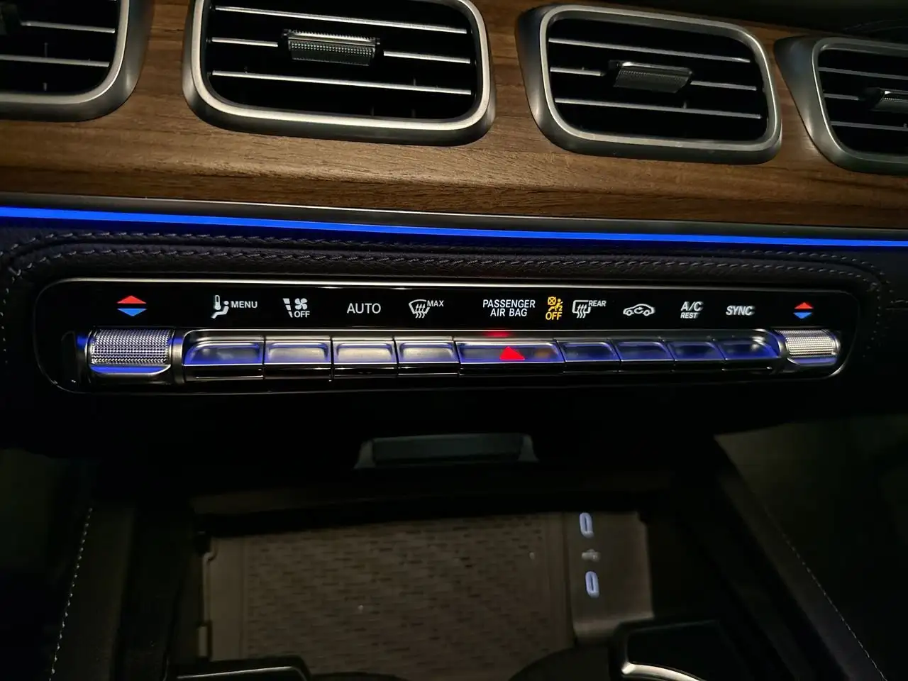 Mercedes-Benz GLE снимка Mercedes-Benz GLE
