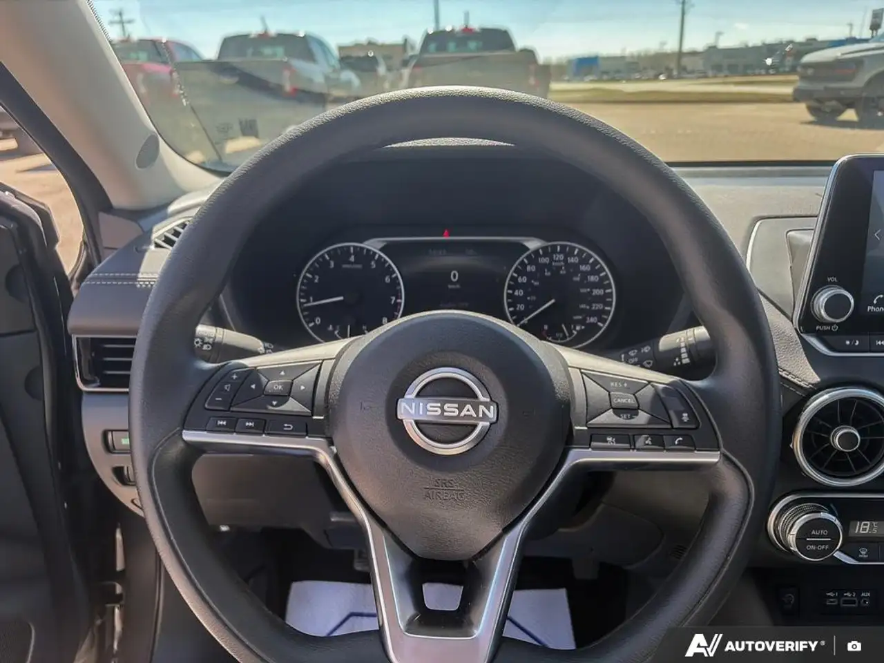 Nissan Sentra снимка Nissan Sentra